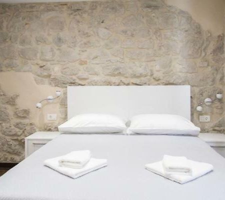 Elegant Residence Rooms Split Exterior photo